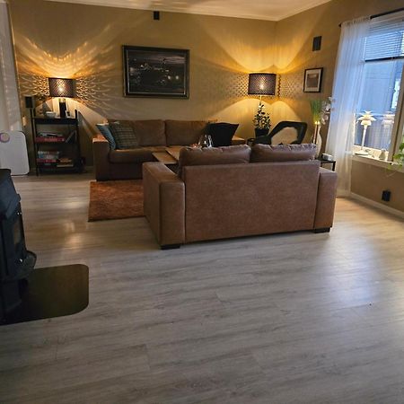 Koselig Og Moderne Leilighet, Meget Sentralt I Narvik Med Gratis Parkering! 外观 照片